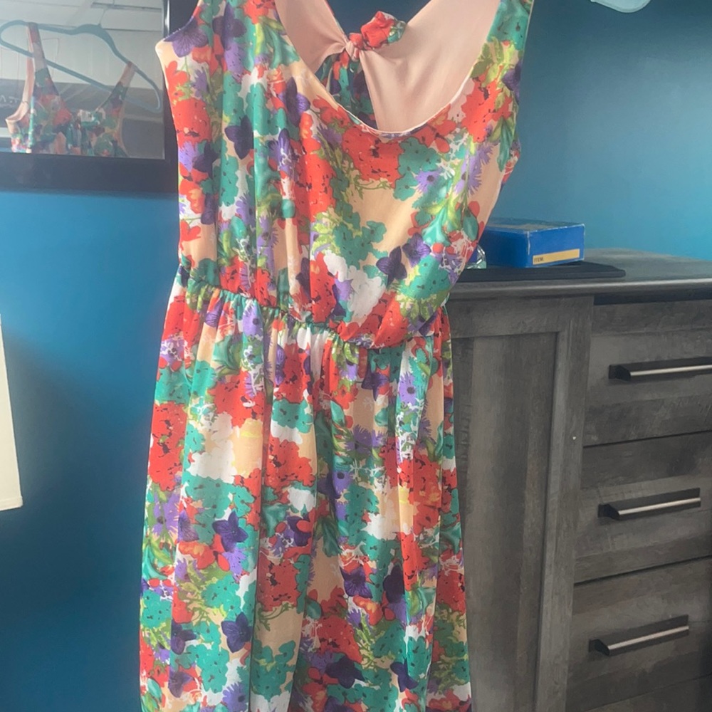 Cute floral sleeveless dress,size medium